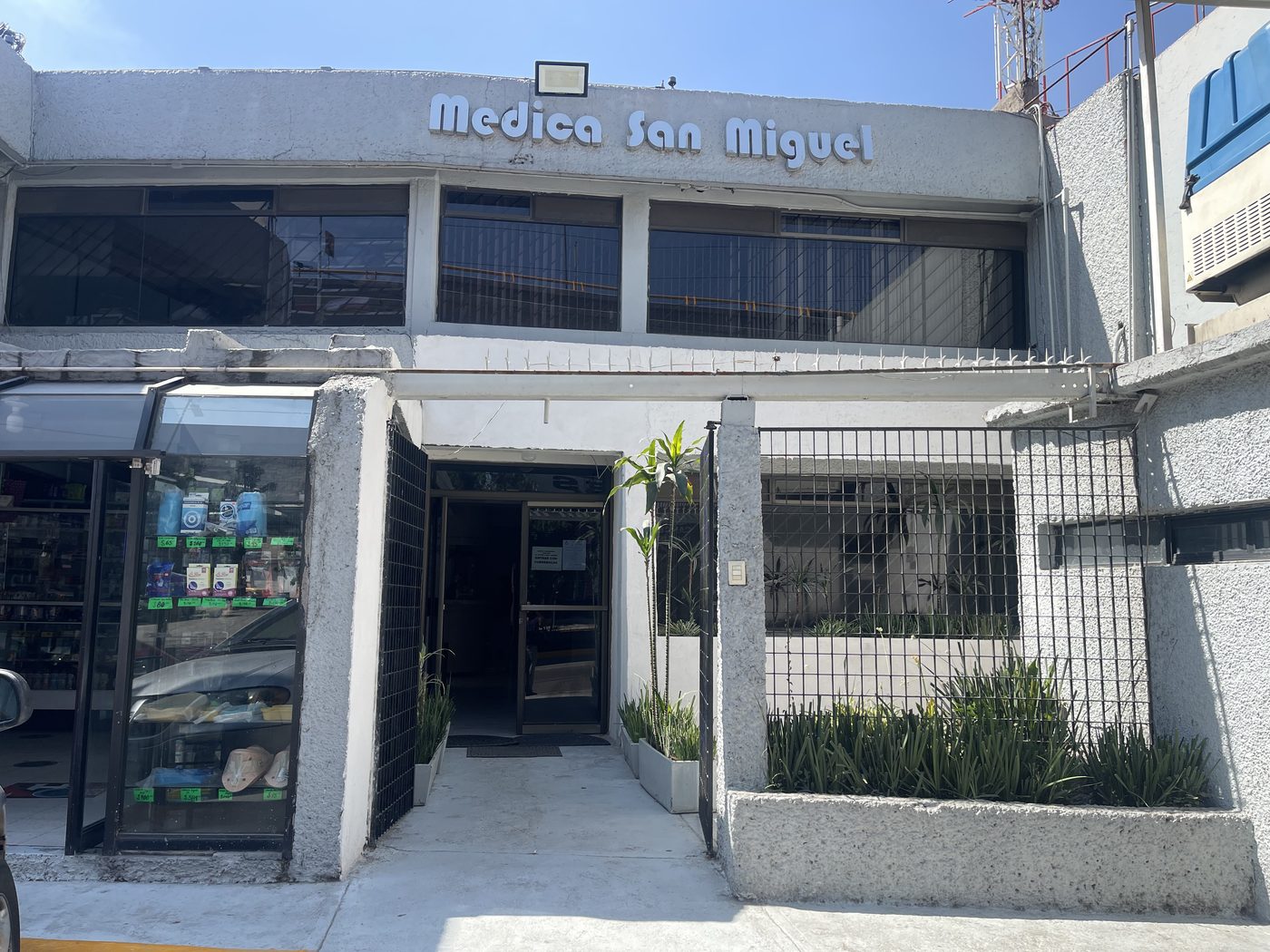 Fachada Clínica Médica Integral San Miguel